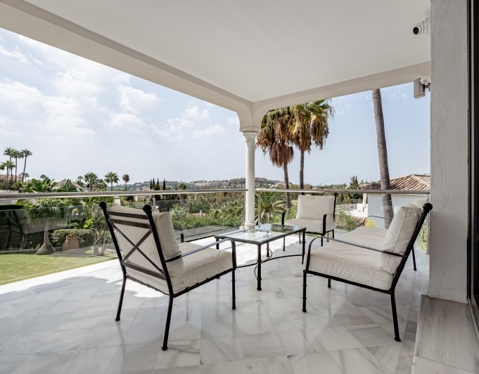 HERMOSA Y ESPACIOSA VILLA CON VISTAS AL CAMPO DE GOLF