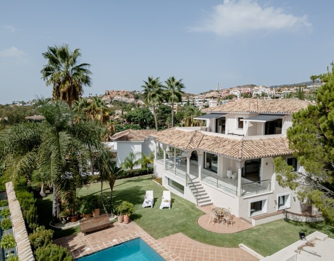 HERMOSA Y ESPACIOSA VILLA CON VISTAS AL CAMPO DE GOLF