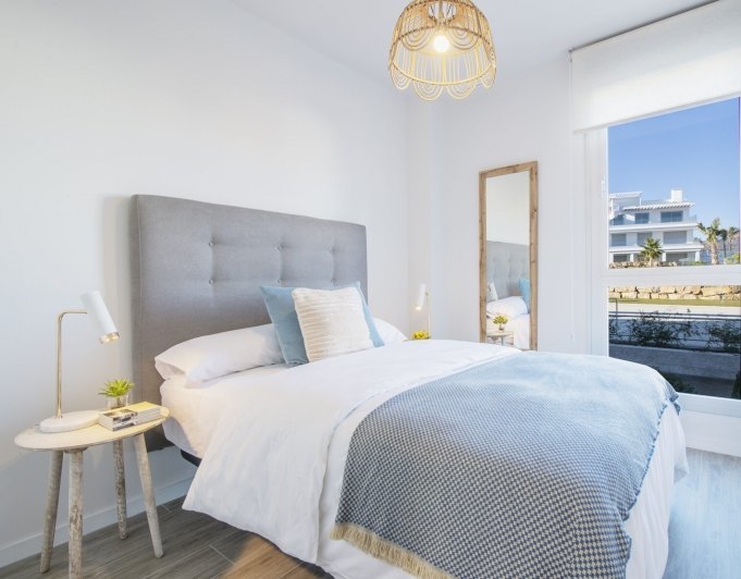 Apartamento nuevo muy soleado y con vistas al mar en Cancelada