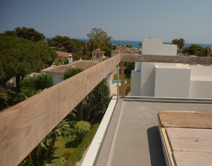 3 Villas de nueva construcción junto a la playa, llave en mano, en Marbella este