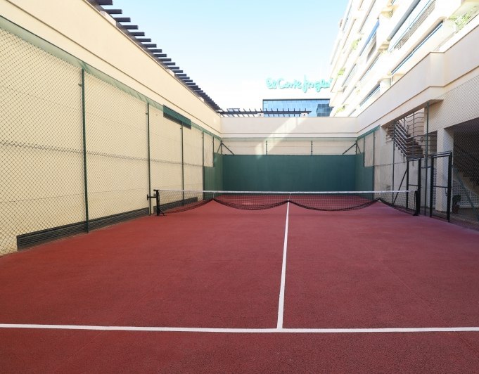 Piso con vistas al mar a la venta en la prestigiosa urbanización Marina Banus.