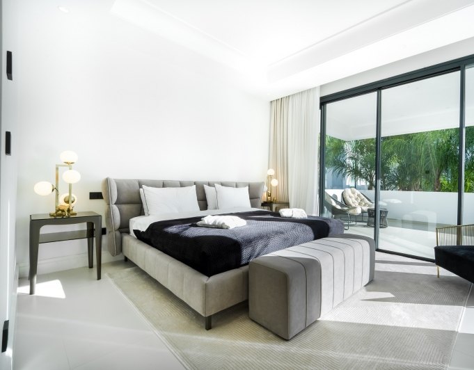 Hermosas villas nuevas lado playa en el centro de la milla de oro Marbella