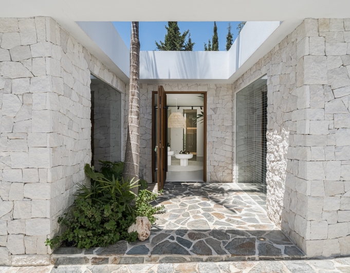 Mycket högkvalitativ villa i Nueva Andalucia nära Puerto Banus
