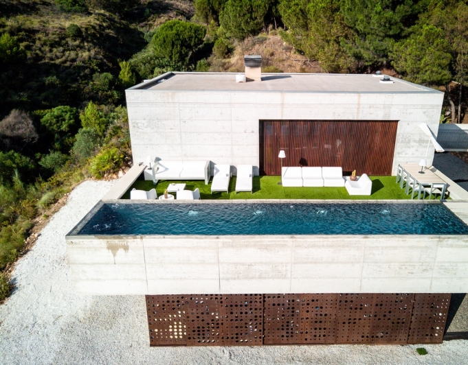 LUXURY CONTEMPORARY VILLA WITH MINIMALIST DESIGN IN THE VALTOCADO URBANIZATION, MIJAS