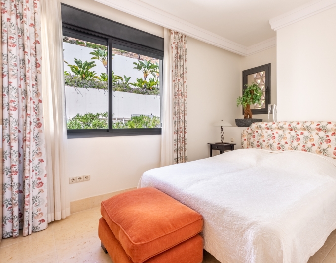 LUJOSO ÁTICO DÚPLEX CON VISTAS PANORÁMICAS AL MAR EN LOS MONTEROS HILL CLUB - MARBELLA ESTE