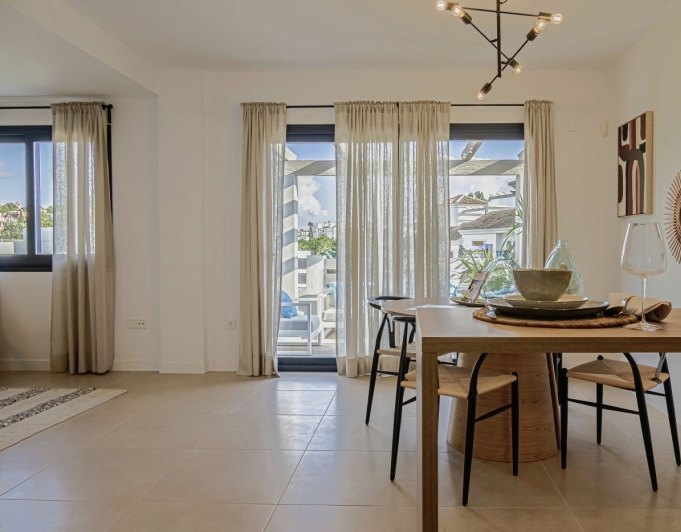 Exclusivo complejo residencial de adosadas en pleno corazón del golf de la Costa del Sol