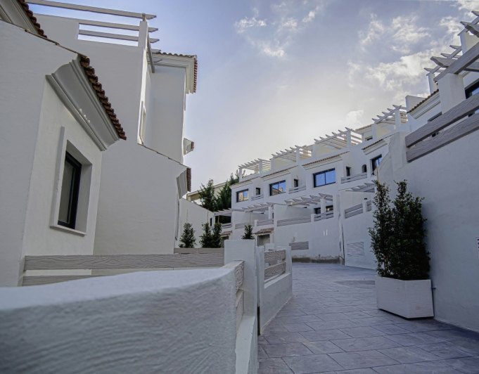 Exclusivo complejo residencial de adosadas en pleno corazón del golf de la Costa del Sol