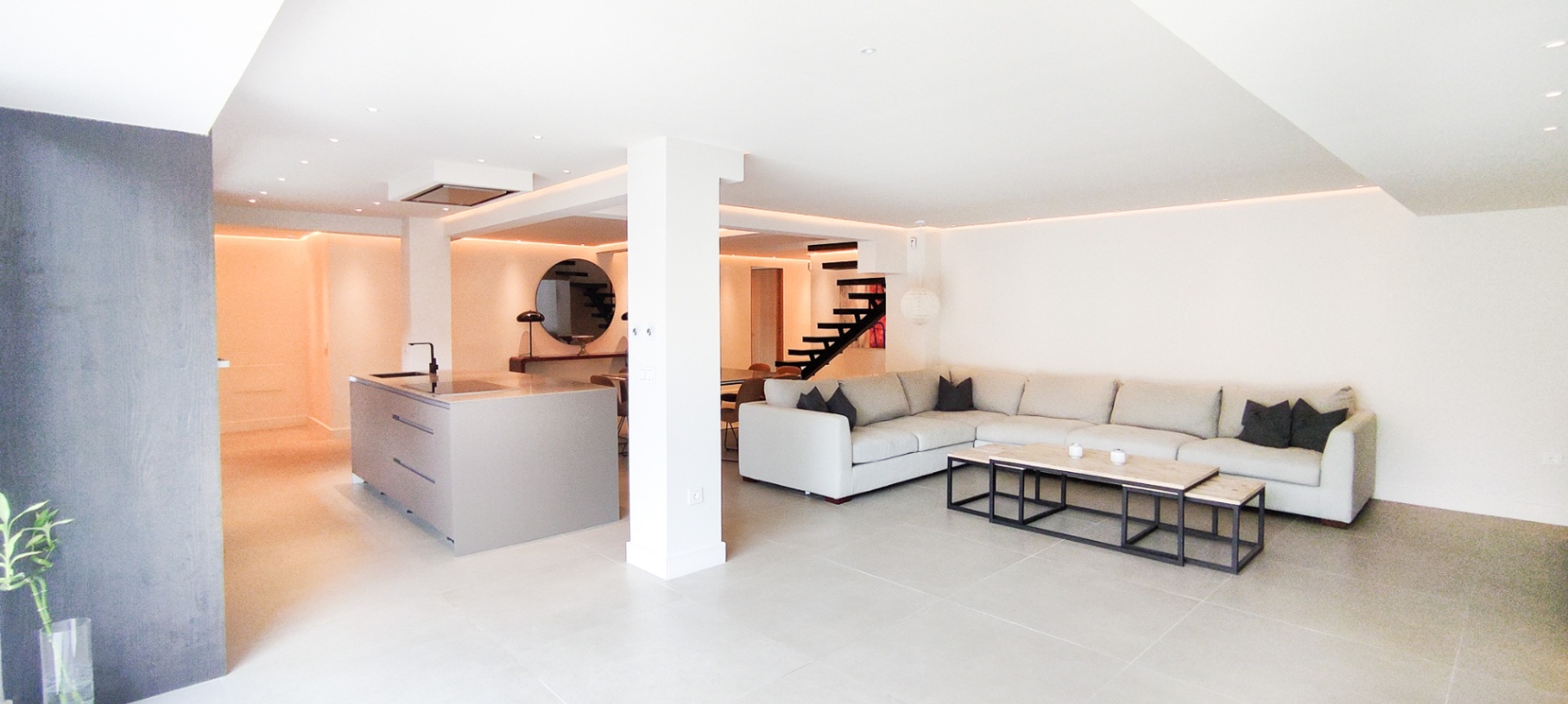 INCREIBLE VILLA MODERNA A POCA DISTANCIA DE LAS MEJORES PLAYAS DE MARBELLA ESTE