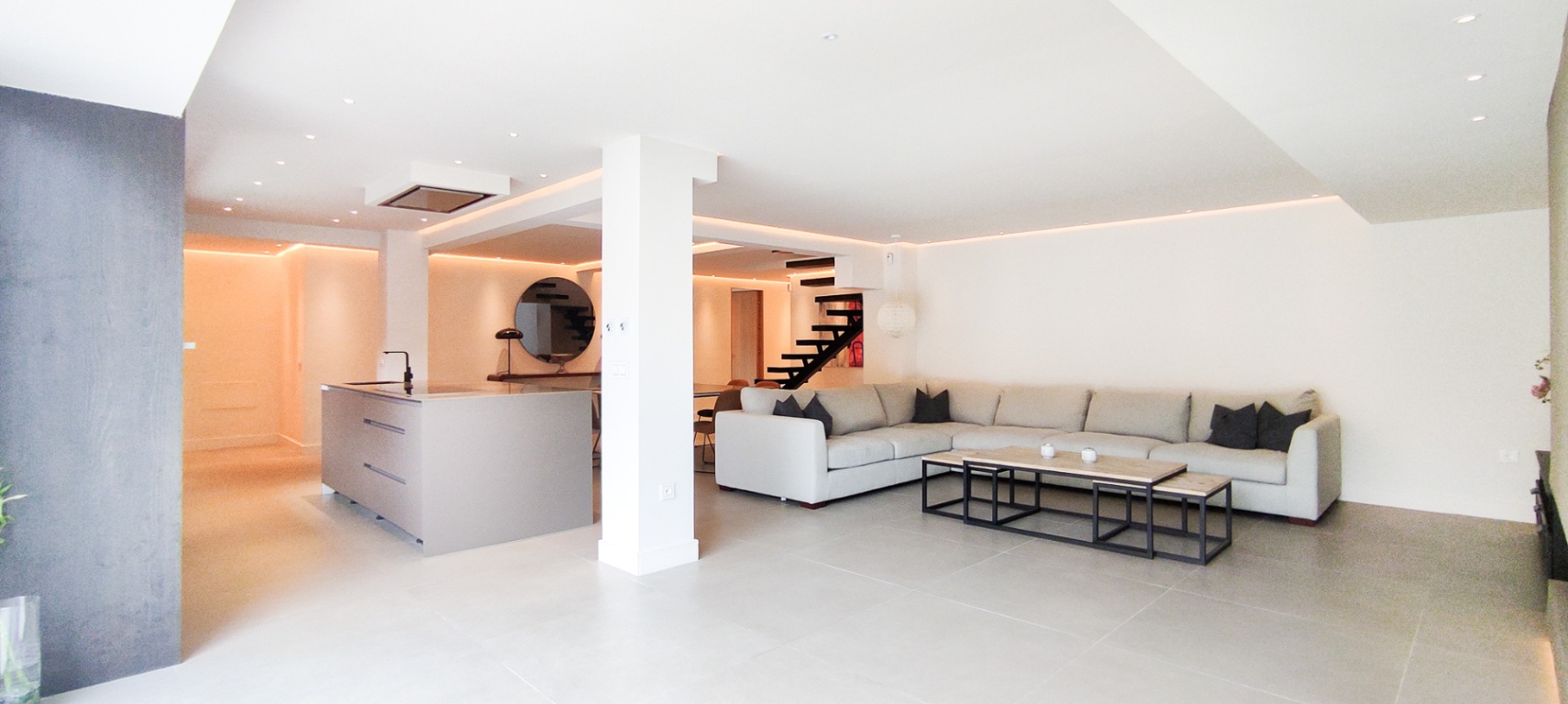 INCREIBLE VILLA MODERNA A POCA DISTANCIA DE LAS MEJORES PLAYAS DE MARBELLA ESTE