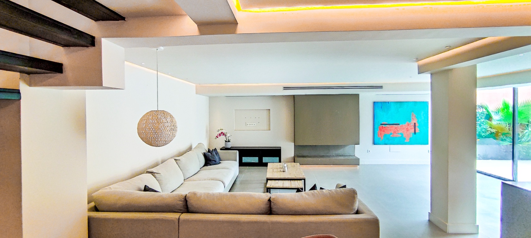 INCREIBLE VILLA MODERNA A POCA DISTANCIA DE LAS MEJORES PLAYAS DE MARBELLA ESTE