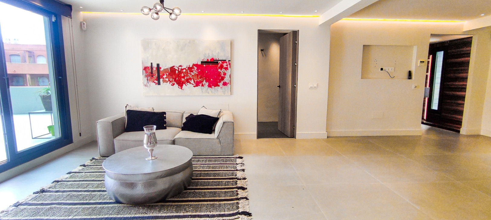 INCREIBLE VILLA MODERNA A POCA DISTANCIA DE LAS MEJORES PLAYAS DE MARBELLA ESTE