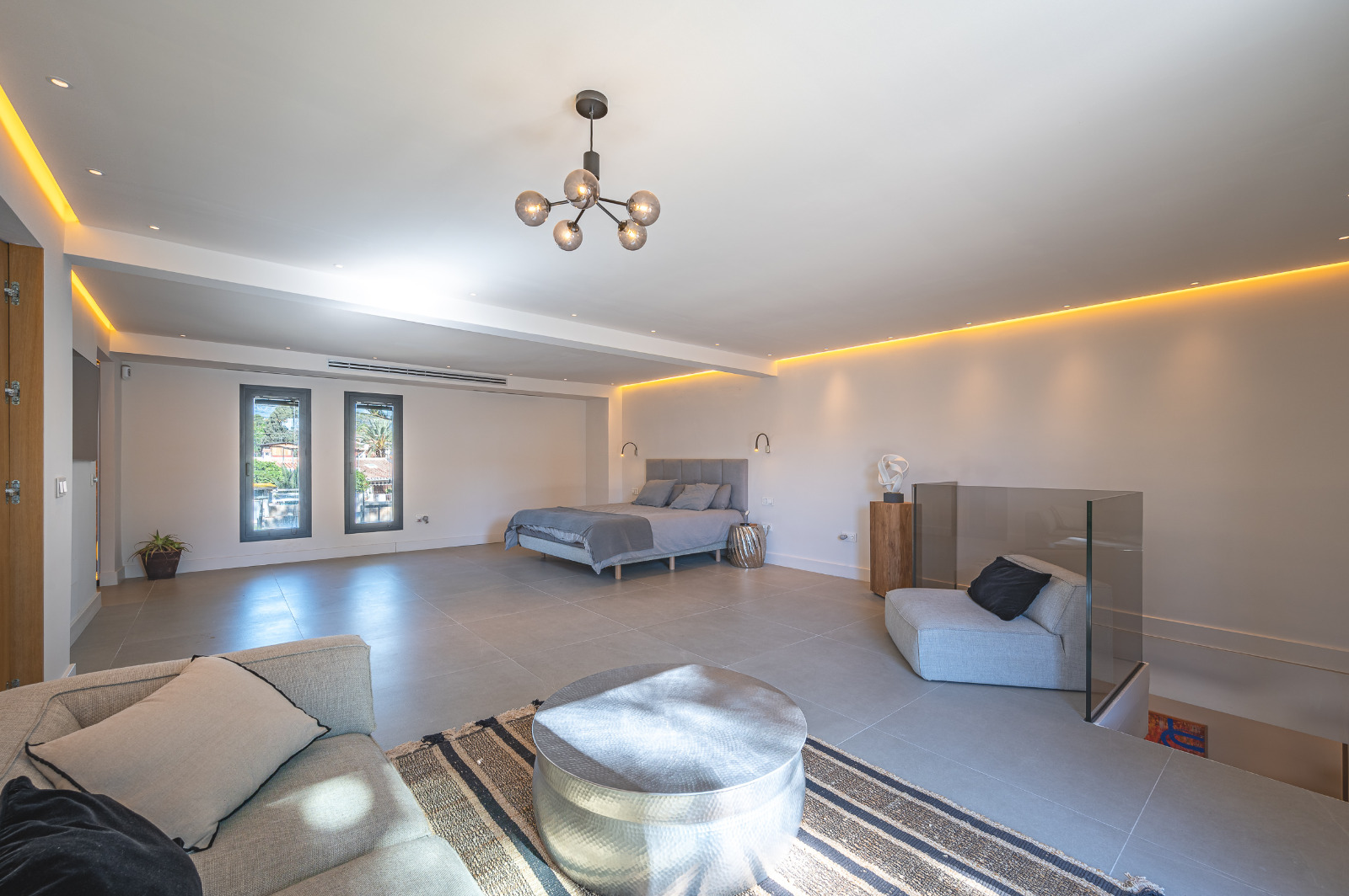 INCREIBLE VILLA MODERNA A POCA DISTANCIA DE LAS MEJORES PLAYAS DE MARBELLA ESTE