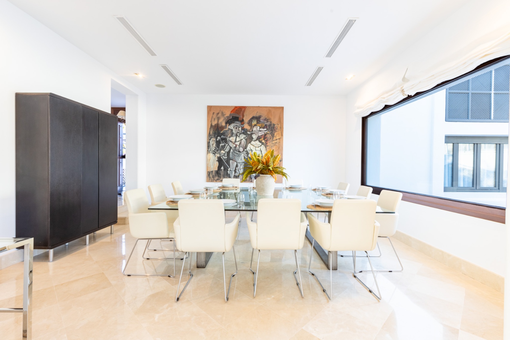Nuevo lanzamiento al mercado de esta pintoresca villa en el centro del campo de golf de Guadalmina