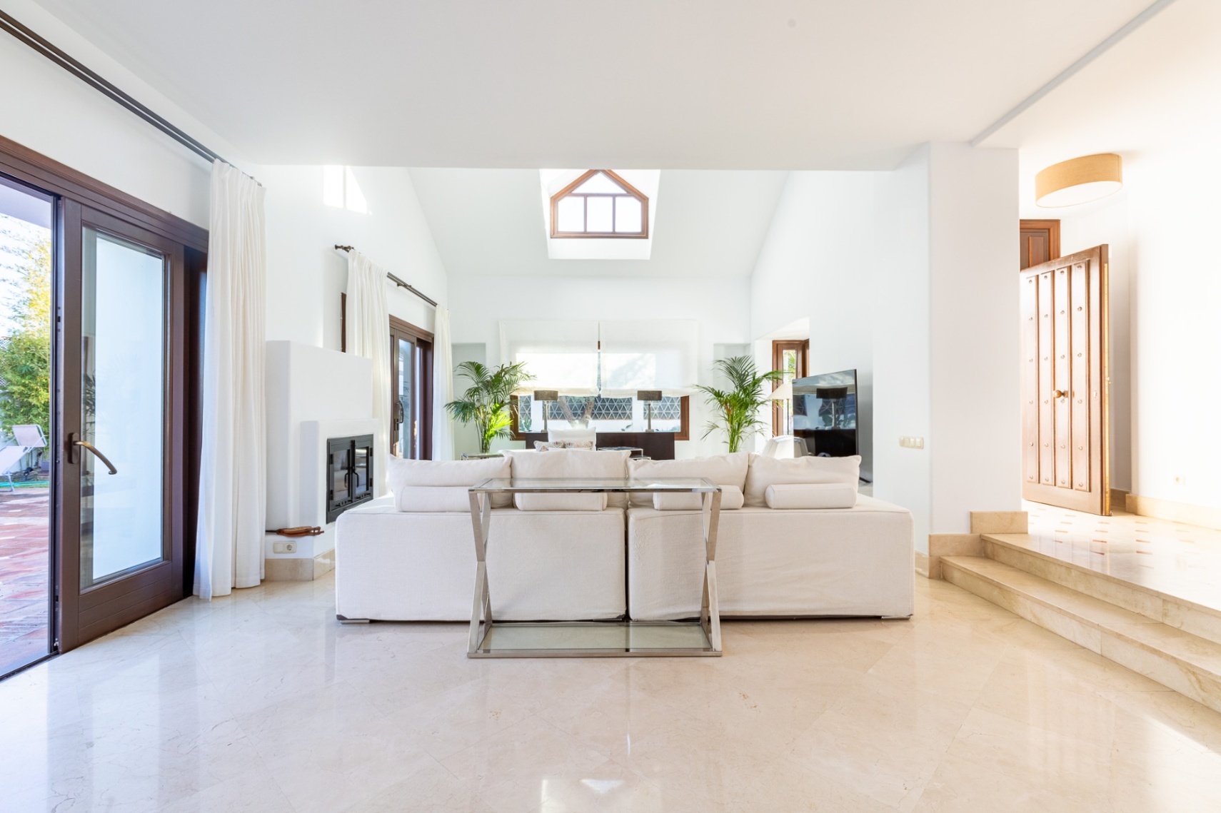 Nuevo lanzamiento al mercado de esta pintoresca villa en el centro del campo de golf de Guadalmina