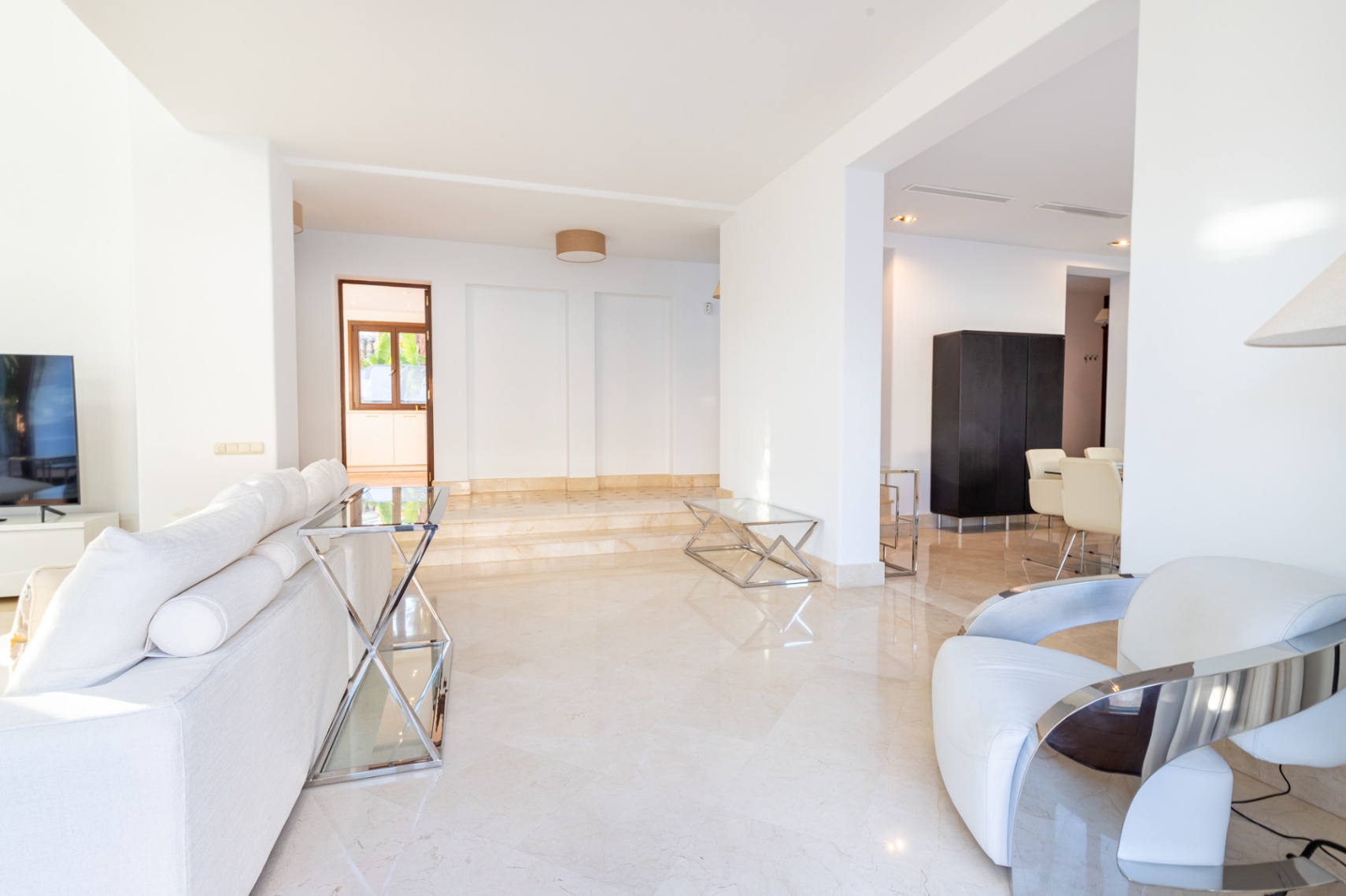 Nuevo lanzamiento al mercado de esta pintoresca villa en el centro del campo de golf de Guadalmina