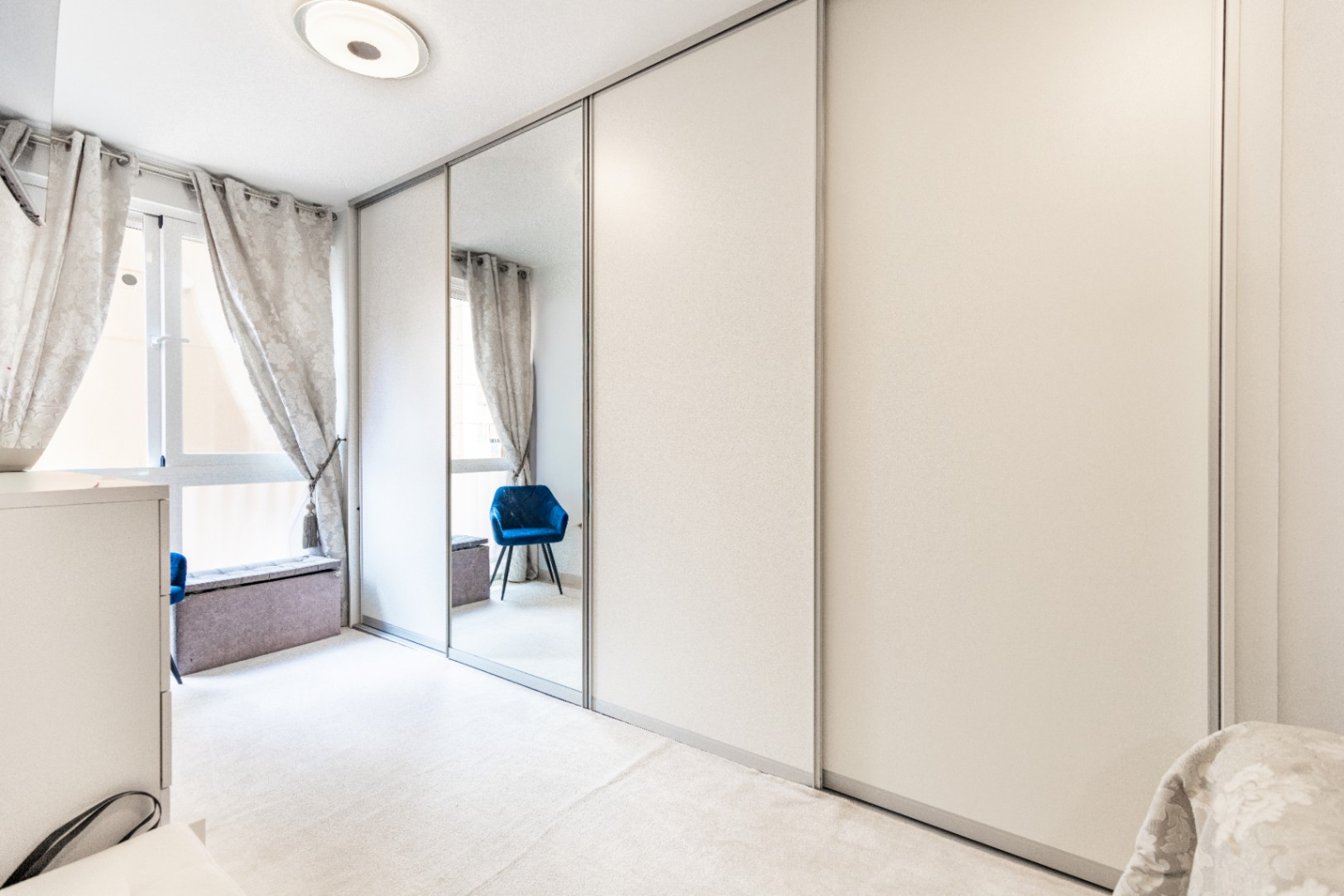 Moderno, luminoso apartamento de 3 dormitorios y a pasos del mar — el estilo de vida que siempre soñaste