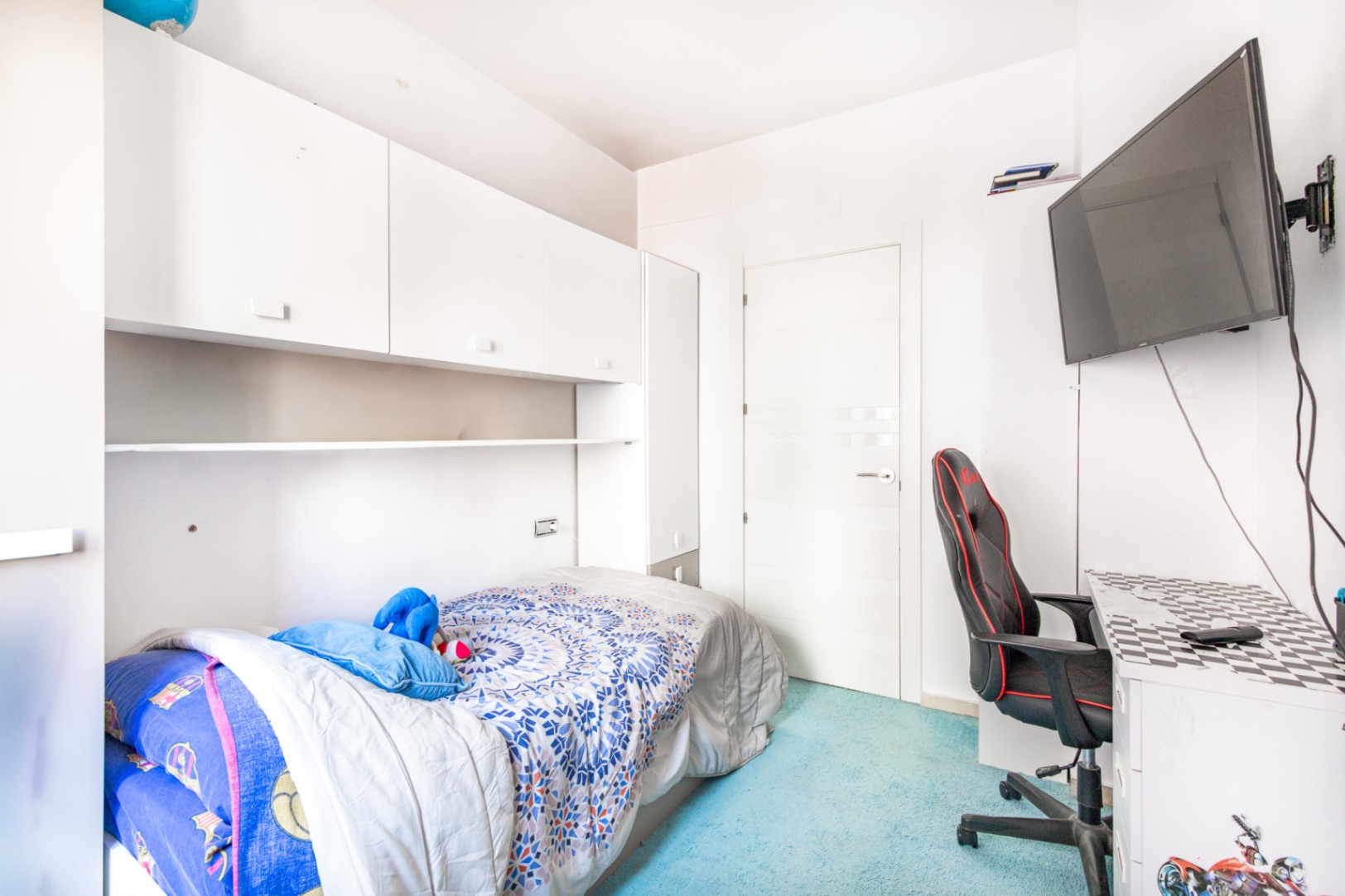 Moderno, luminoso apartamento de 3 dormitorios y a pasos del mar — el estilo de vida que siempre soñaste