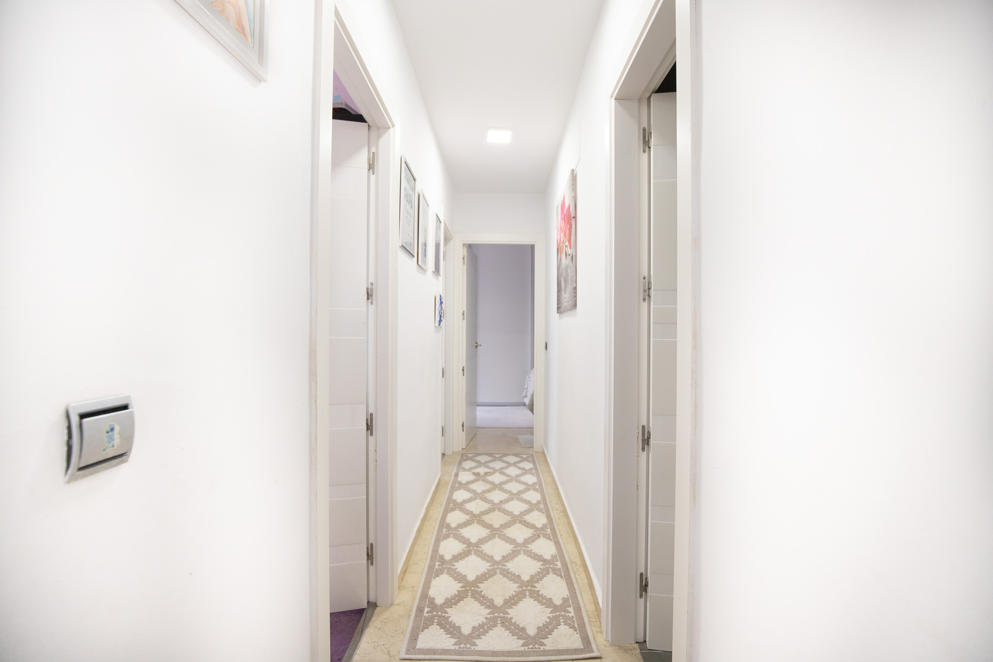 Moderno, luminoso apartamento de 3 dormitorios y a pasos del mar — el estilo de vida que siempre soñaste