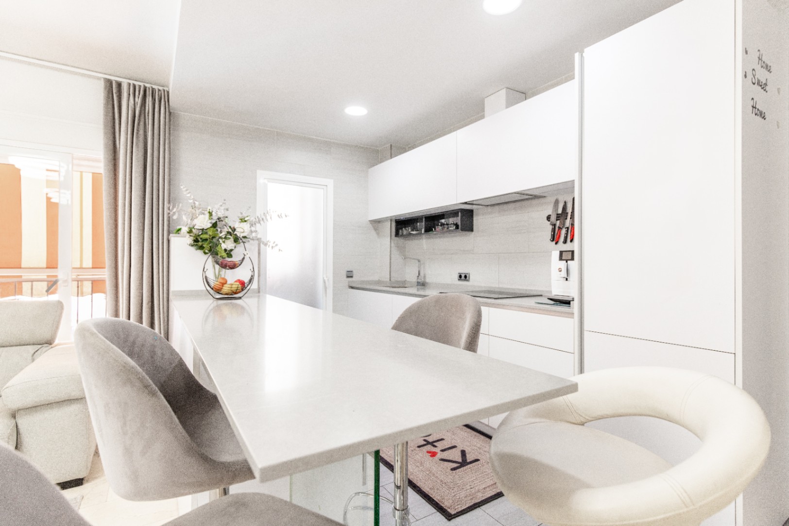 Moderno, luminoso apartamento de 3 dormitorios y a pasos del mar — el estilo de vida que siempre soñaste