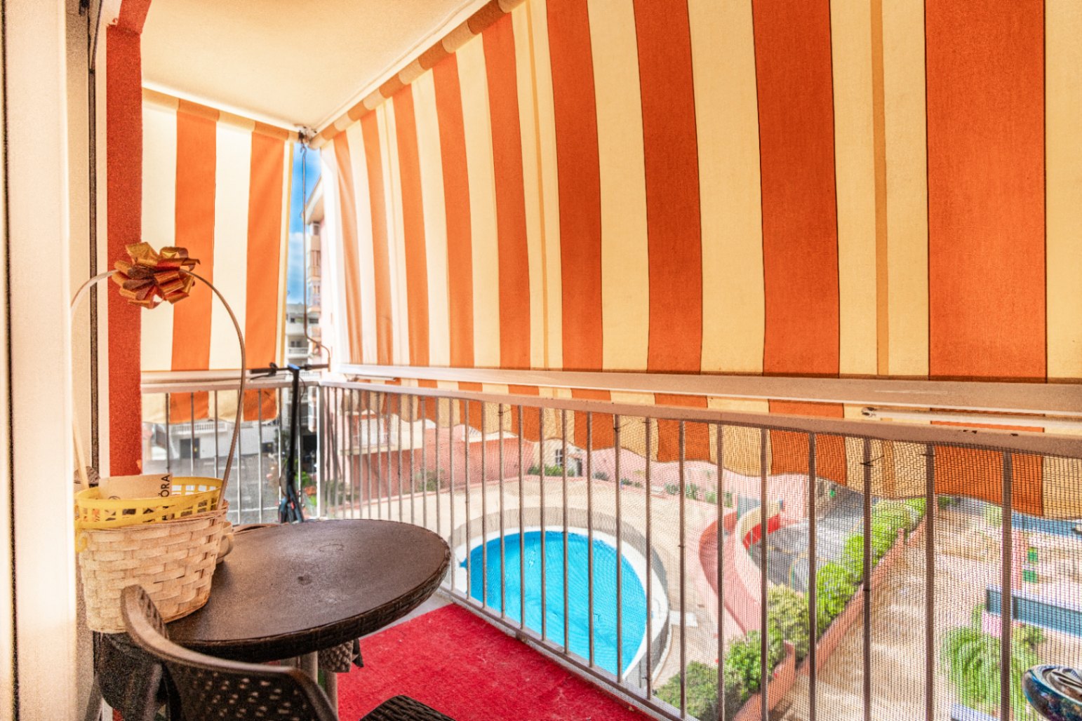 Moderno, luminoso apartamento de 3 dormitorios y a pasos del mar — el estilo de vida que siempre soñaste