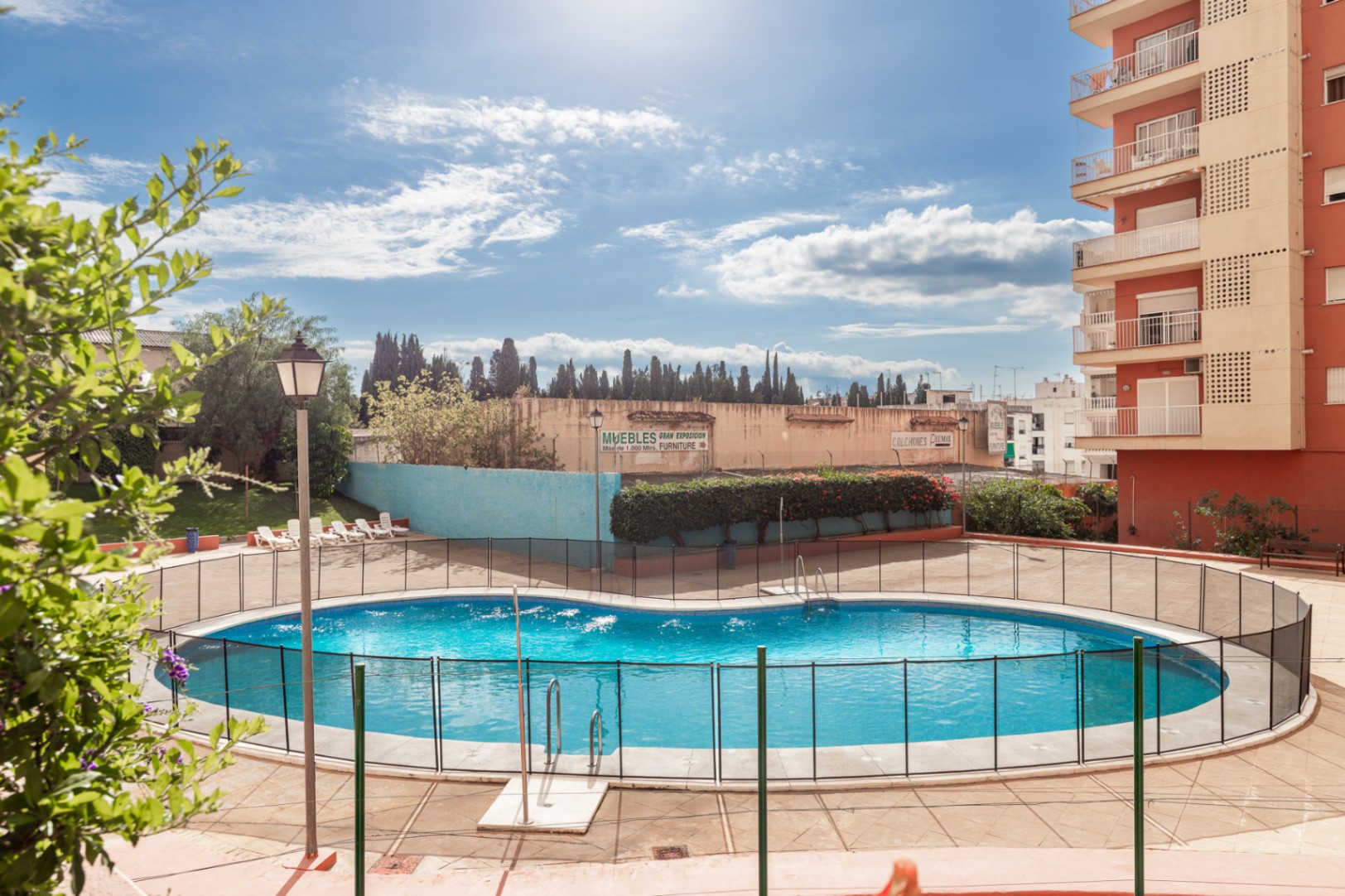 Moderno, luminoso apartamento de 3 dormitorios y a pasos del mar — el estilo de vida que siempre soñaste