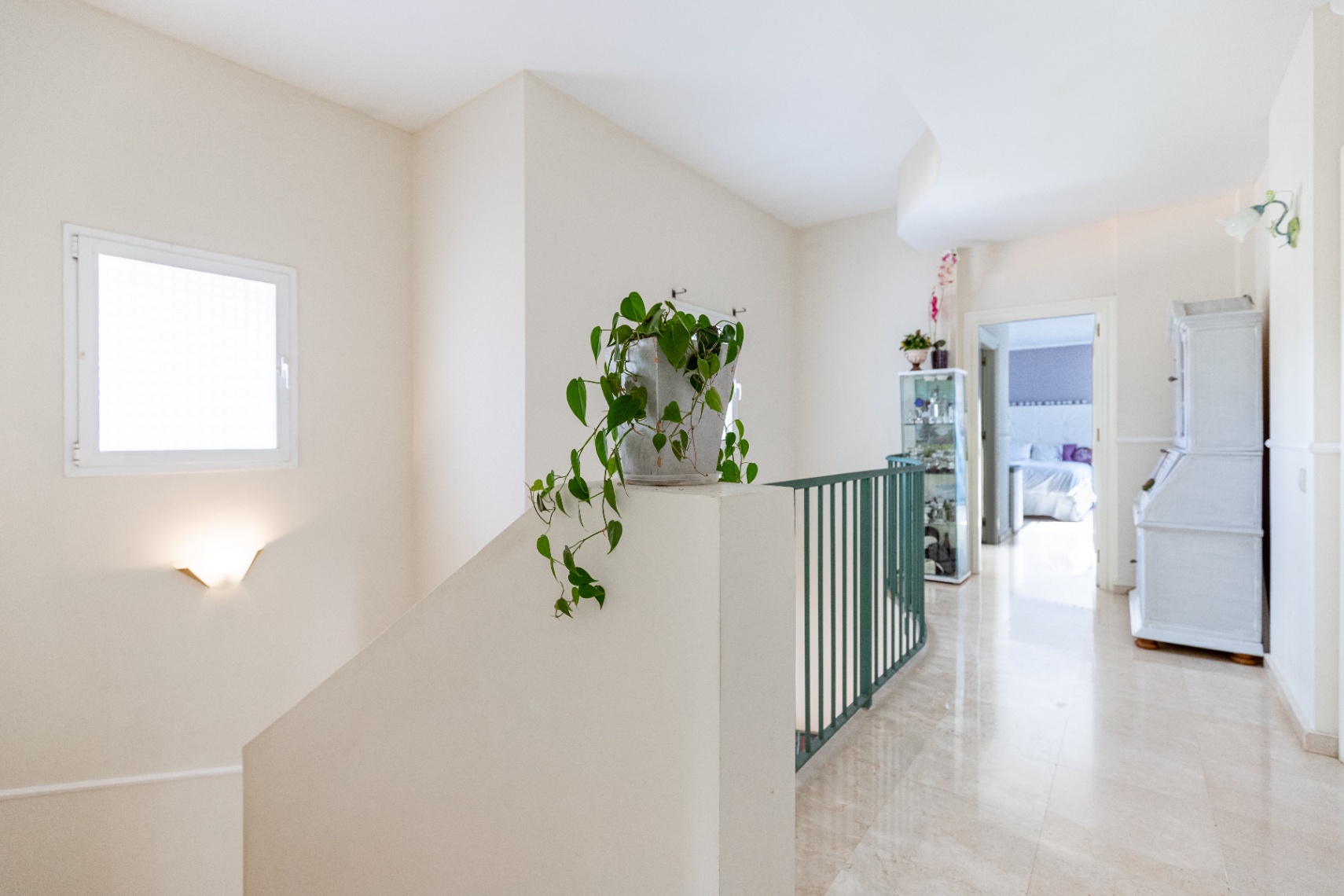Charmig fristående villa i Marbella Öst – Havsutsikt, mogen trädgård och en unik möjlighet