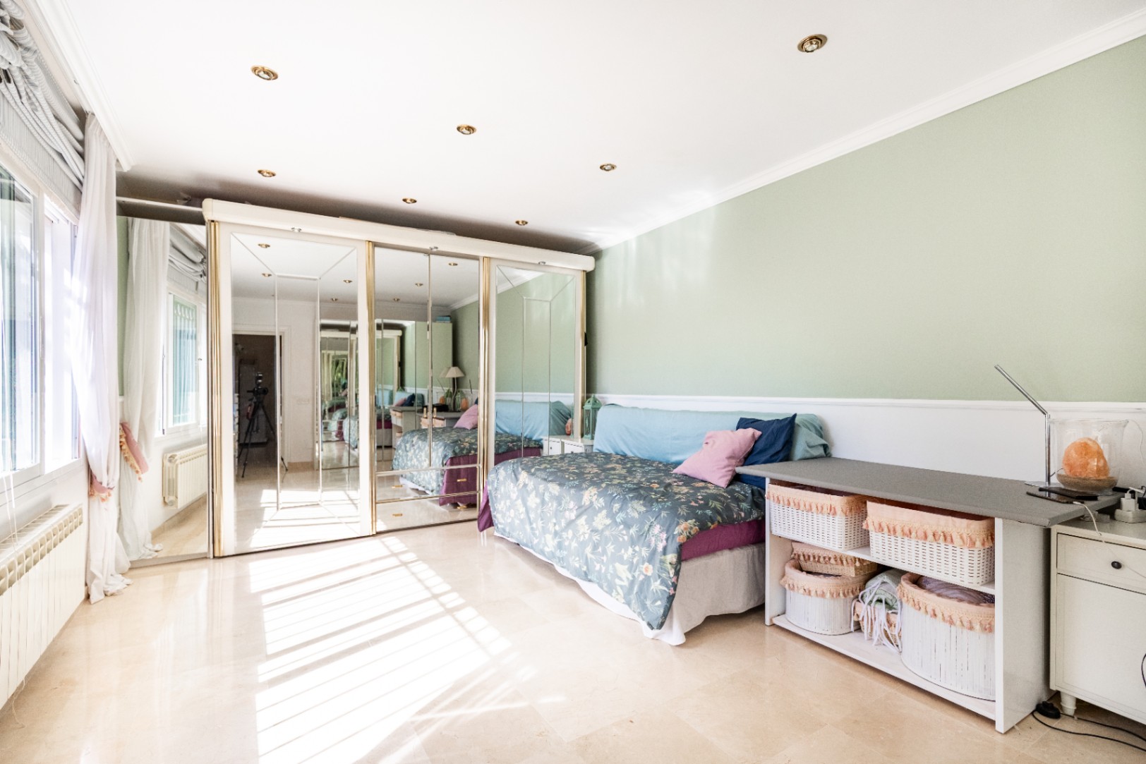 Charmig fristående villa i Marbella Öst – Havsutsikt, mogen trädgård och en unik möjlighet