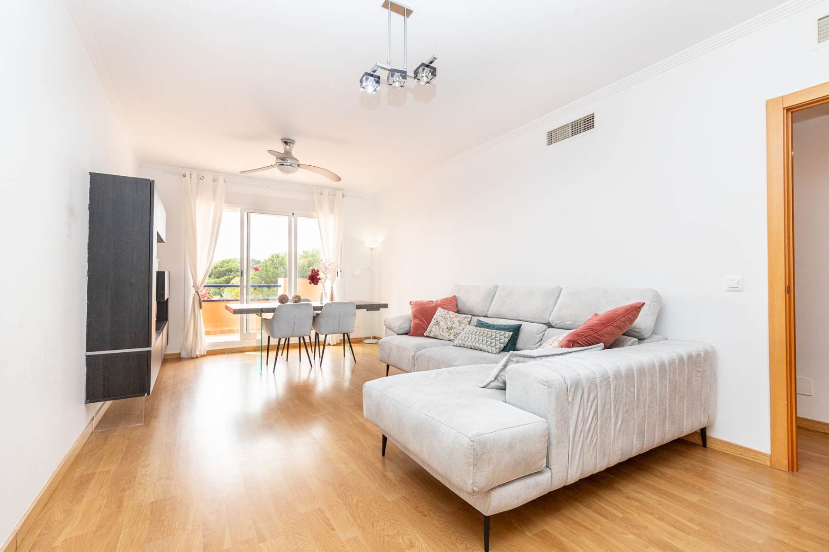 ELV ATIC - Ático Dúplex Exclusivo con Vistas Panorámicas al Mar, Montaña y Campo – Marbella Este (Elviria - El Rosario)