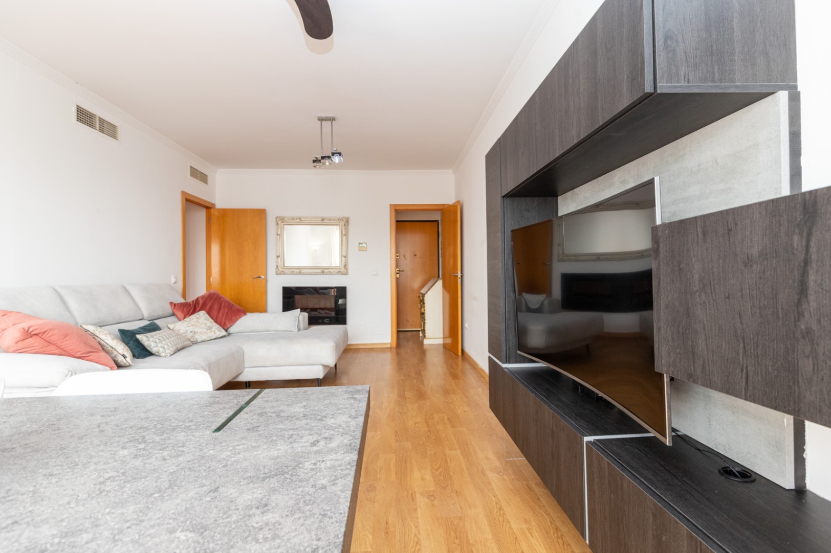 Ático Dúplex Exclusivo con Vistas Panorámicas al Mar, Montaña y Campo – Marbella Este (Elviria - El Rosario)