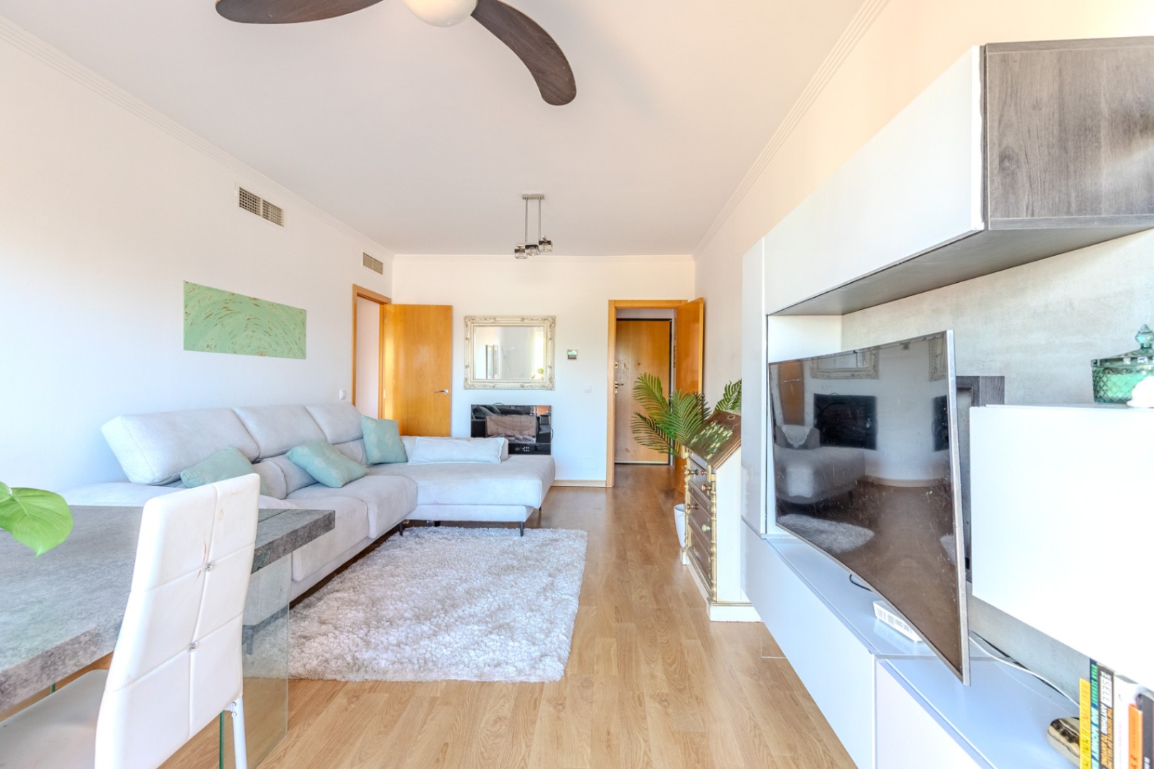 ELV-AT - Ático en venta de 3 dormitorios en Marbella con terraza amplia