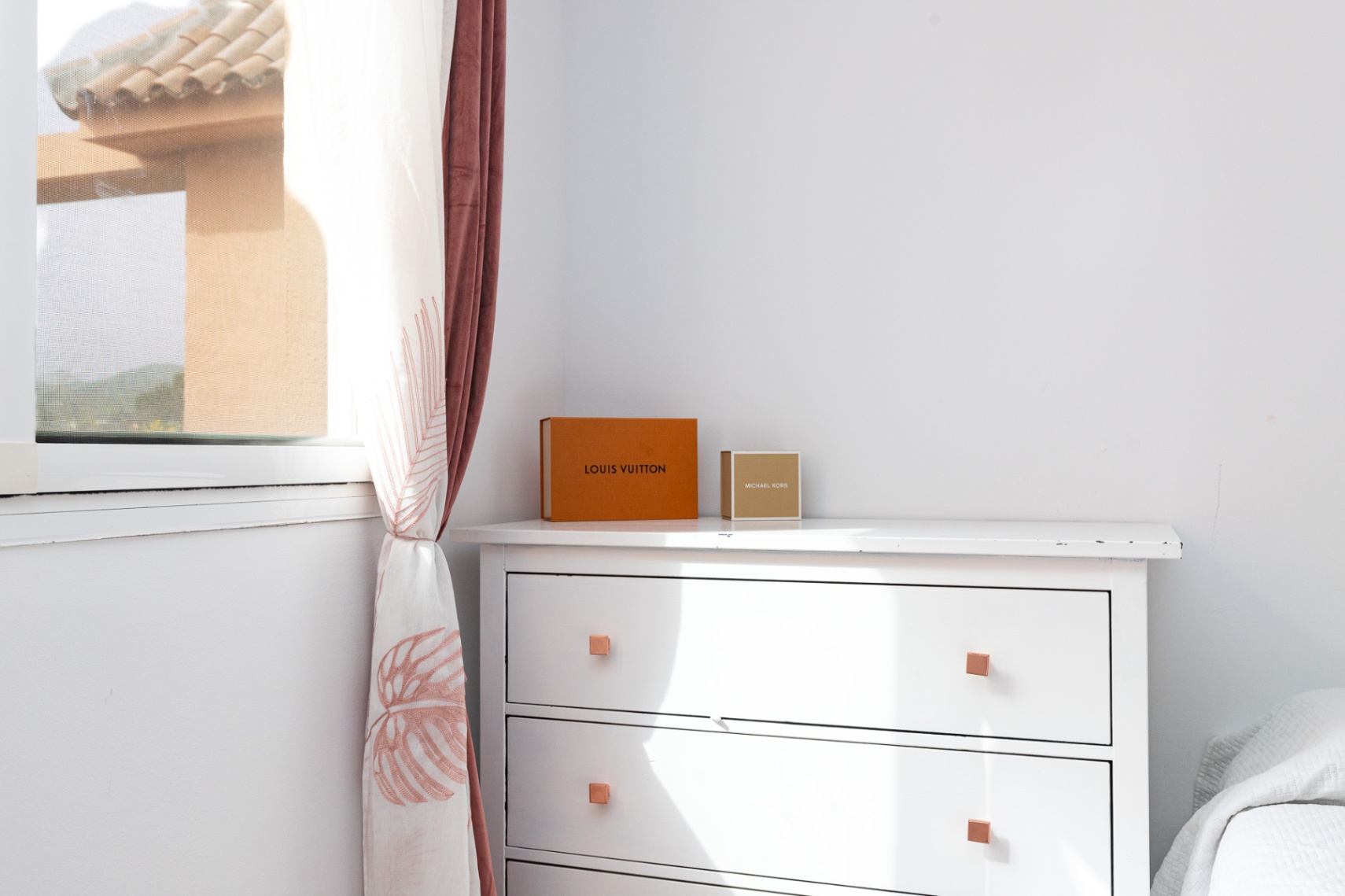 Ático en venta de 3 dormitorios en Marbella con terraza amplia