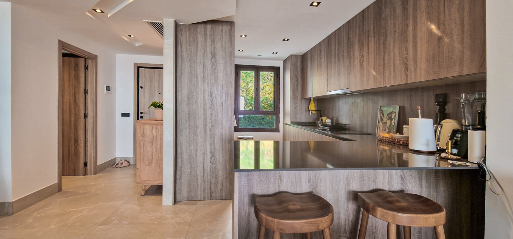 Casa moderna con vistas al lago que enamoran y casi nueva a estrenar!