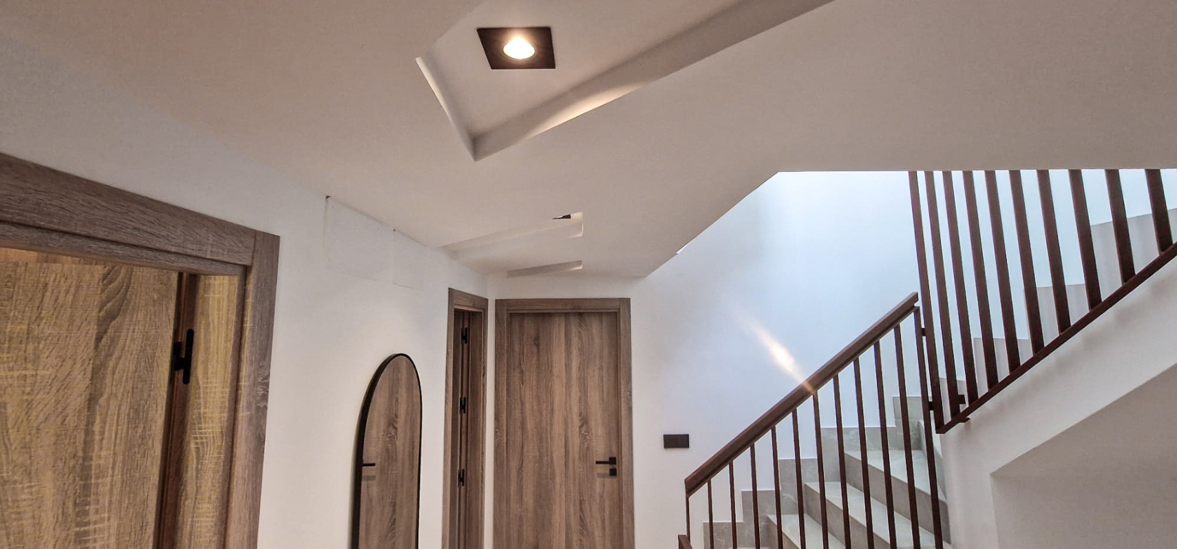 Casa moderna con vistas al lago que enamoran y casi nueva a estrenar!