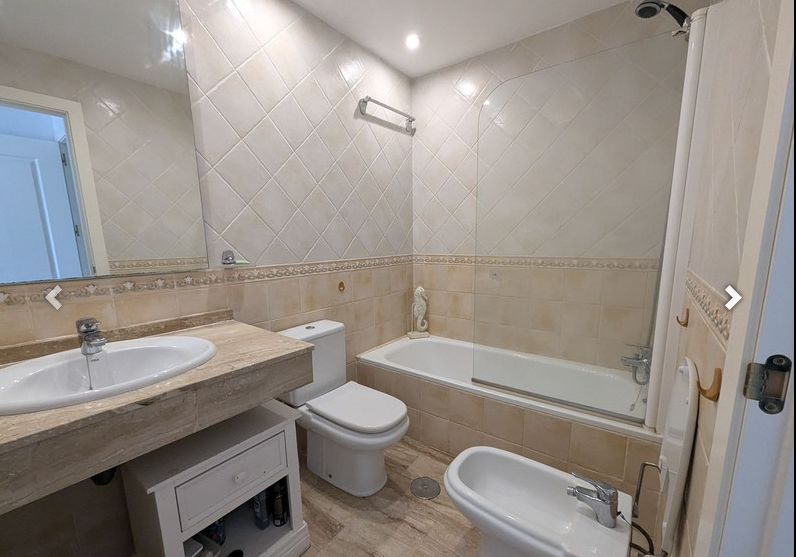 Piso de 2 dormitorios en alquiler a largo plazo en Mijas