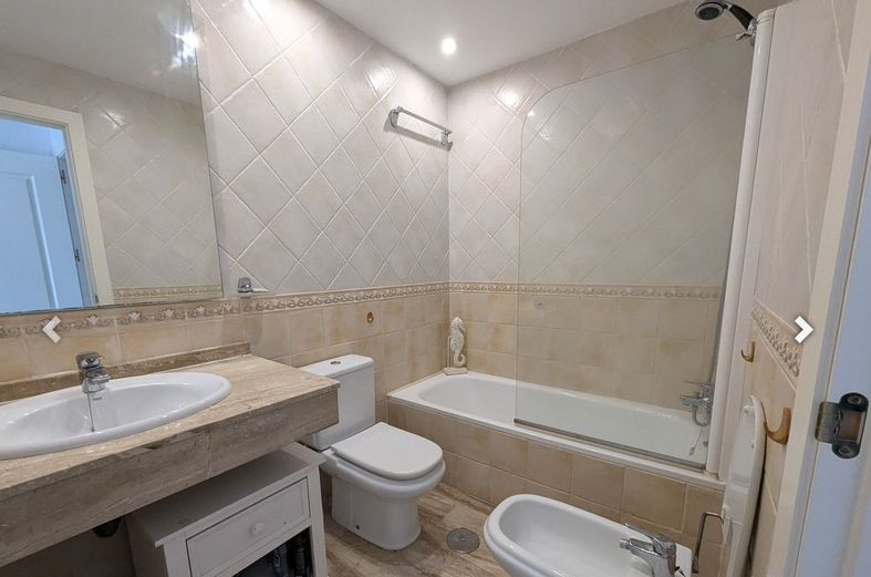 Piso de 2 dormitorios en alquiler a largo plazo en Mijas