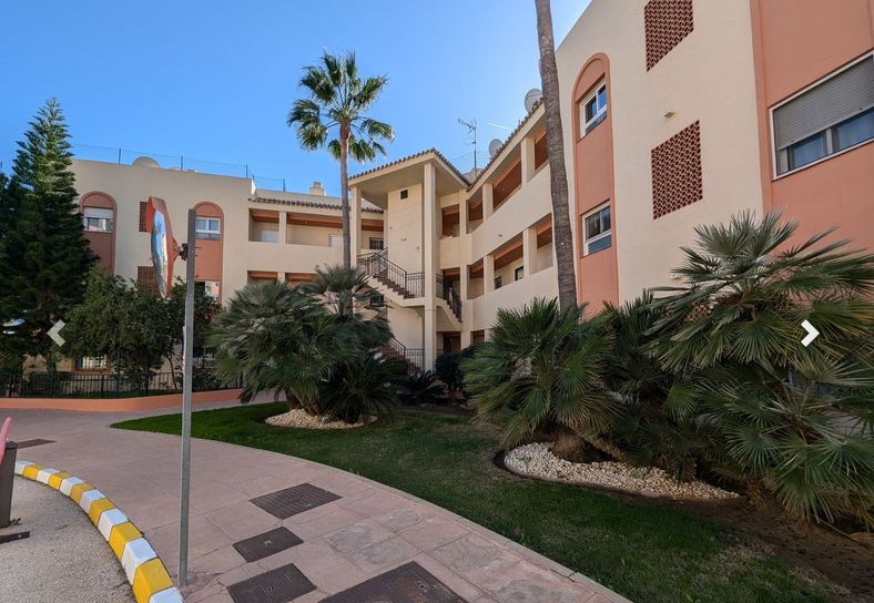Piso de 2 dormitorios en alquiler a largo plazo en Mijas