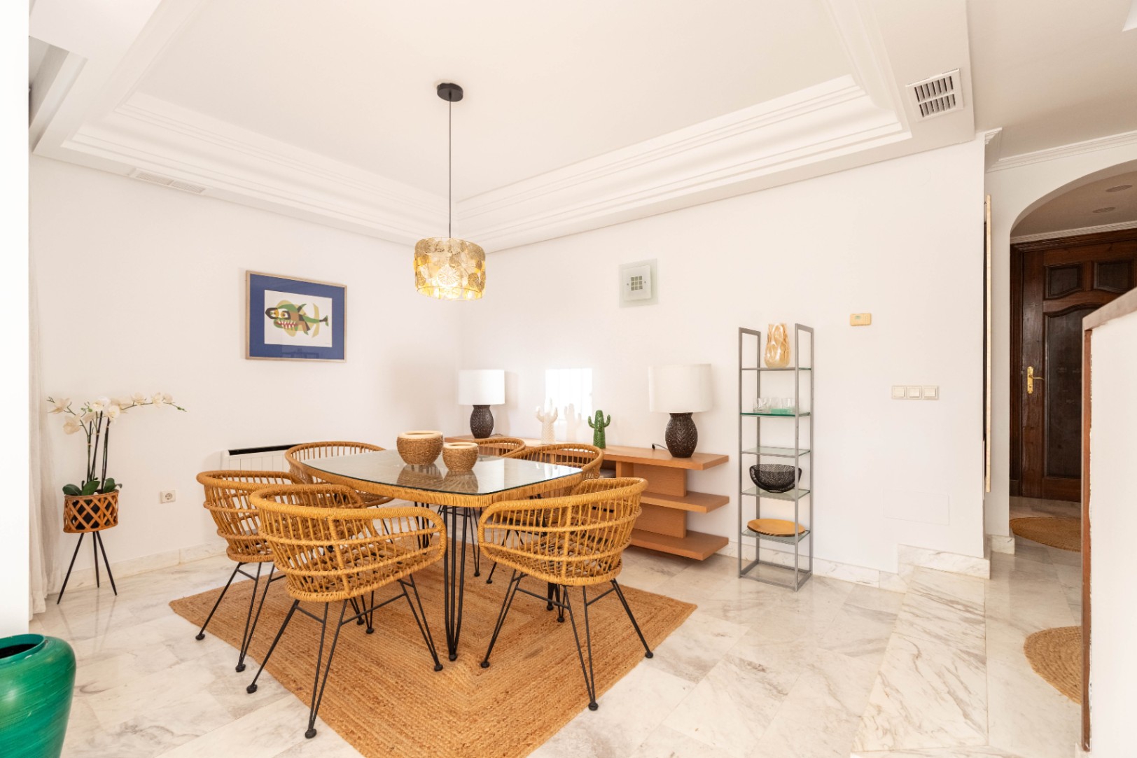 Fantastica casa adosada en esquina y vistas al mar en la prestigiosa zona de bahia de Marbella