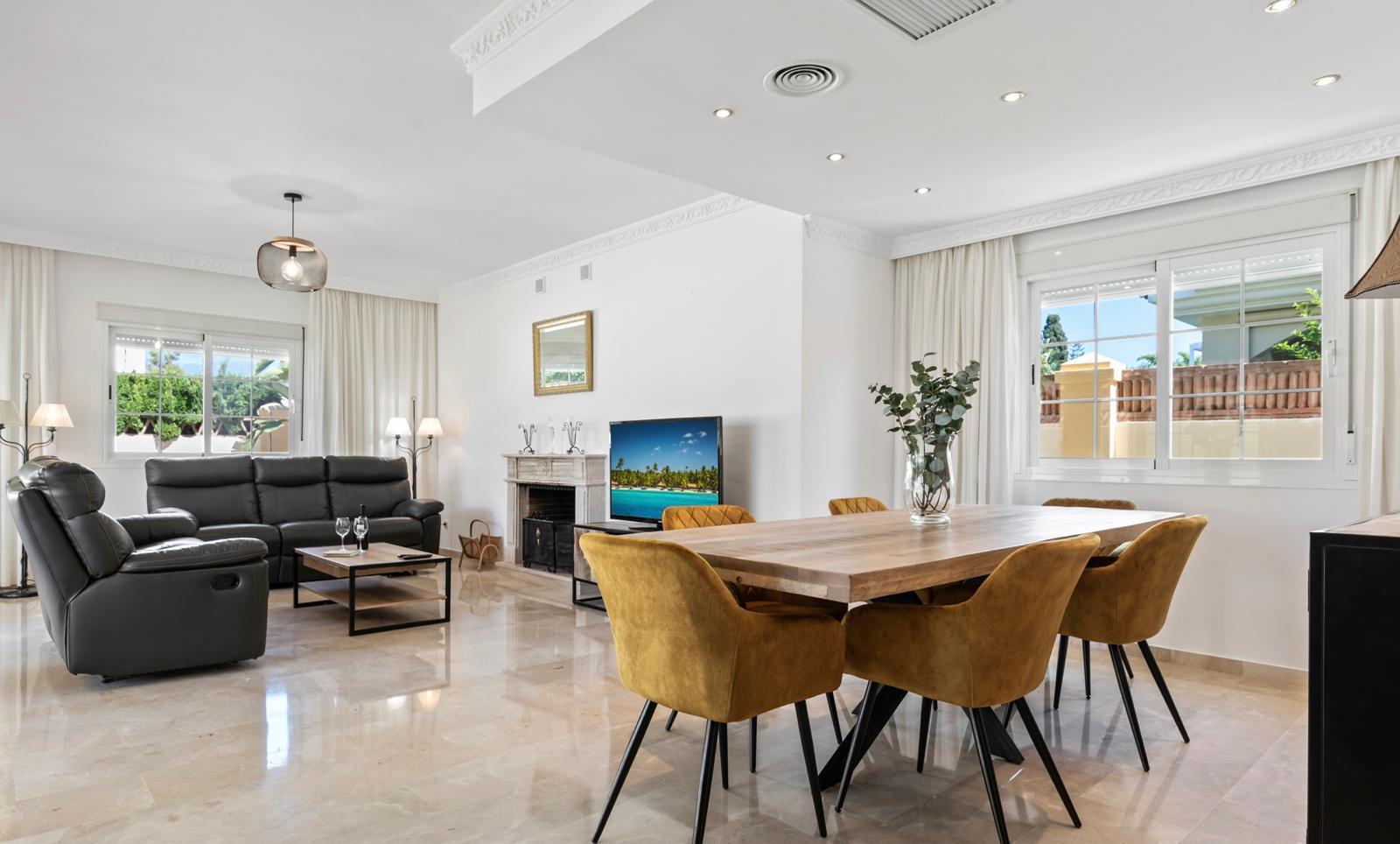 Exclusiva Villa a Pasos del Mar: El Refugio Perfecto en Marbella
