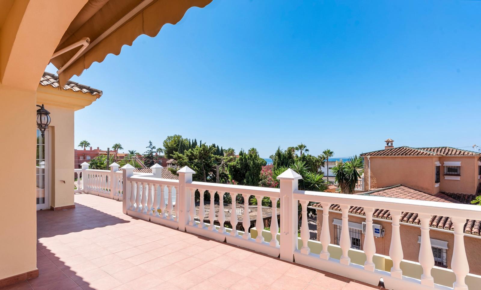 Exclusiva Villa a Pasos del Mar: El Refugio Perfecto en Marbella