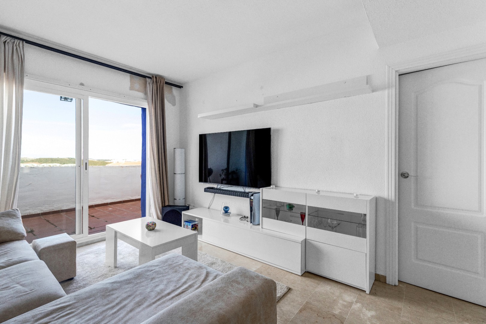 Penthouse with Private Solarium and Panoramic Sea Views in Riviera del Sol