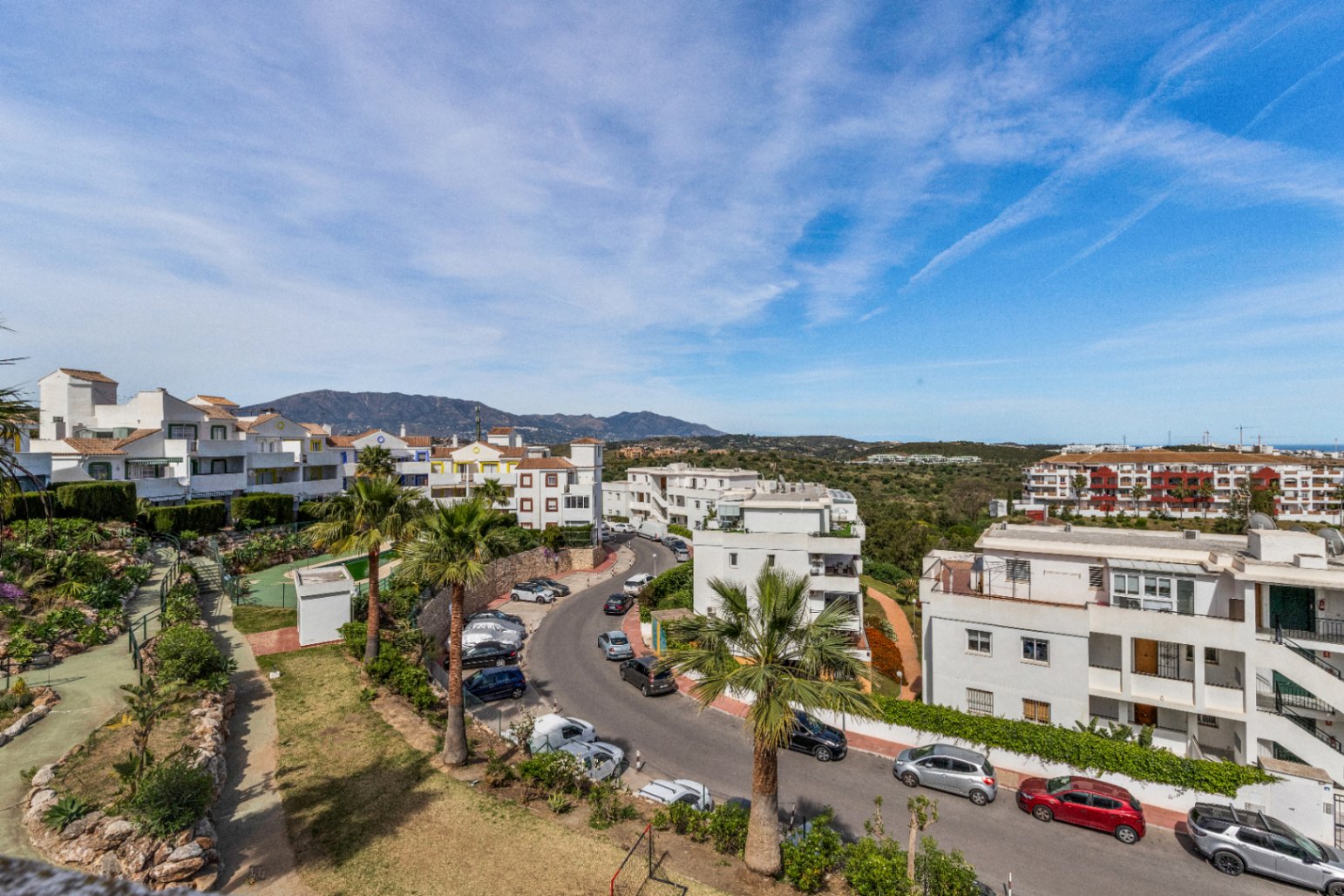 Penthouse with Private Solarium and Panoramic Sea Views in Riviera del Sol