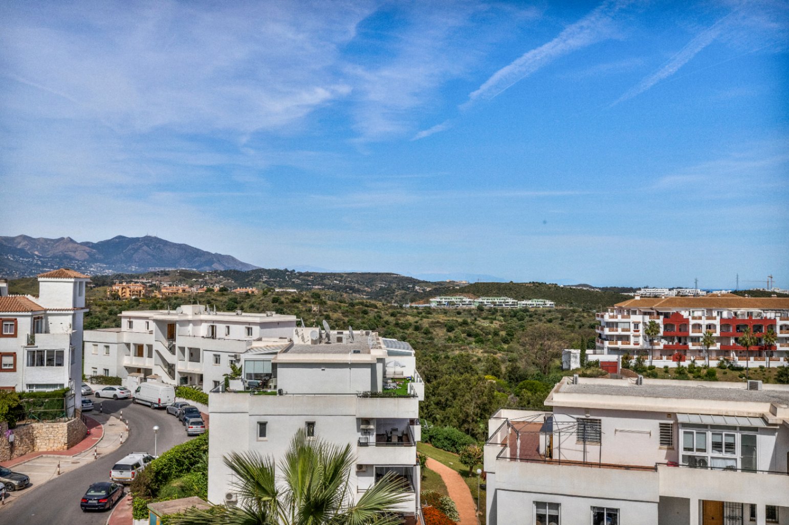 Penthouse with Private Solarium and Panoramic Sea Views in Riviera del Sol