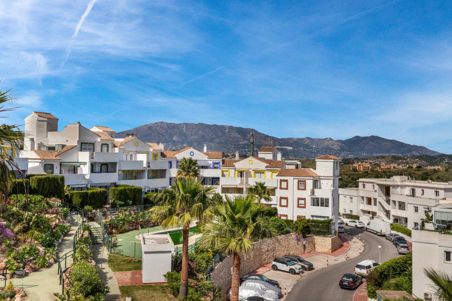 Penthouse with Private Solarium and Panoramic Sea Views in Riviera del Sol