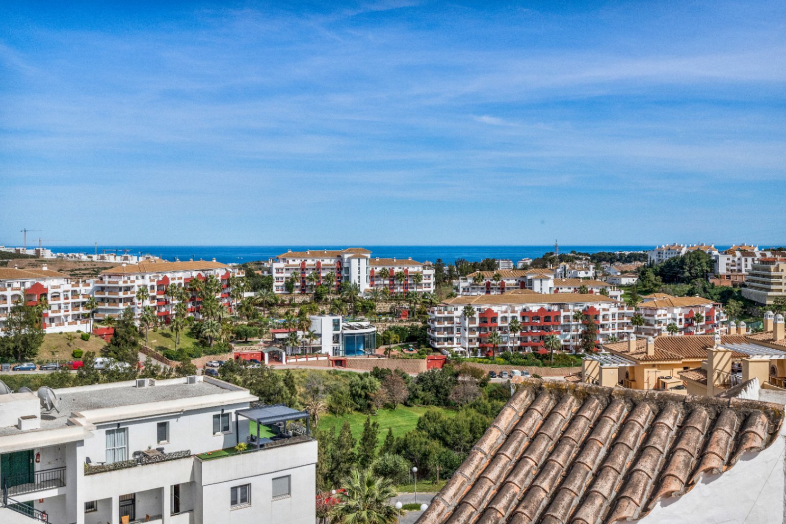 Penthouse with Private Solarium and Panoramic Sea Views in Riviera del Sol