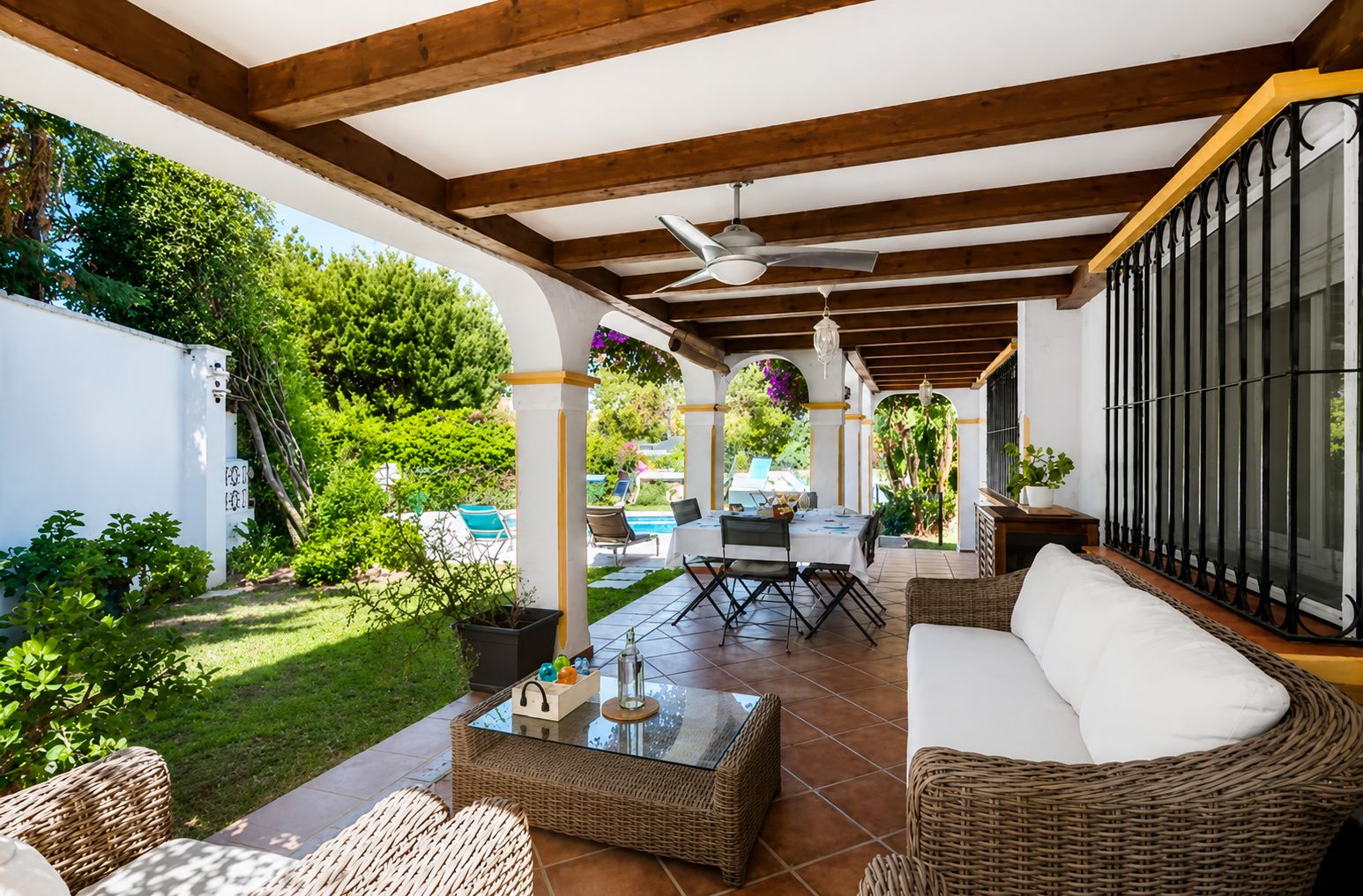 Villa with great potential just 50 meters from the golf course in Guadalmina.
