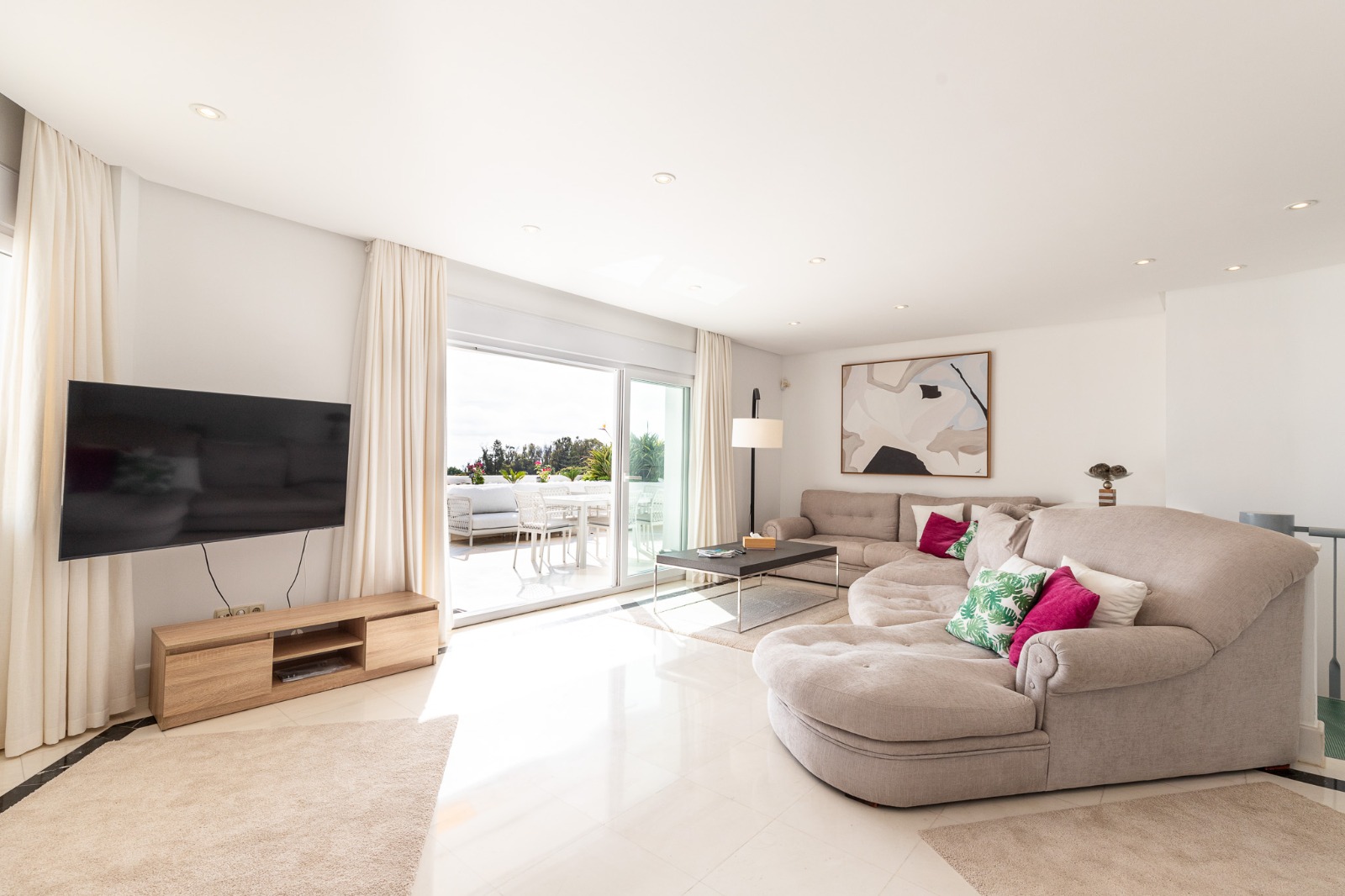 Exclusivo ático a la venta con las mejores vistas al mar en primera linea de playa!