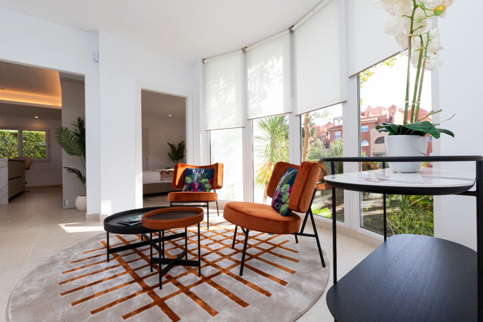A la venta hermosa villa moderna en Cabopino, Marbella