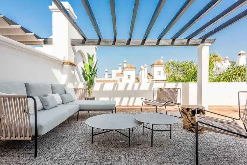 Único y moderno ático dúplex en Sierra Blanca con vistas al mar
