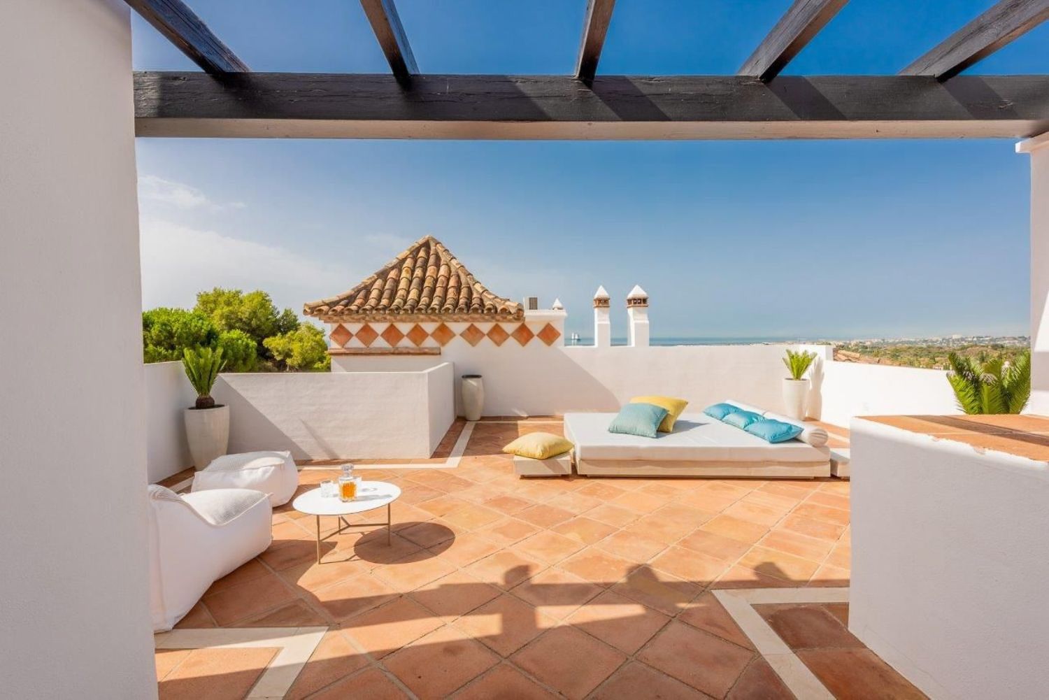 Único y moderno ático dúplex en Sierra Blanca con vistas al mar