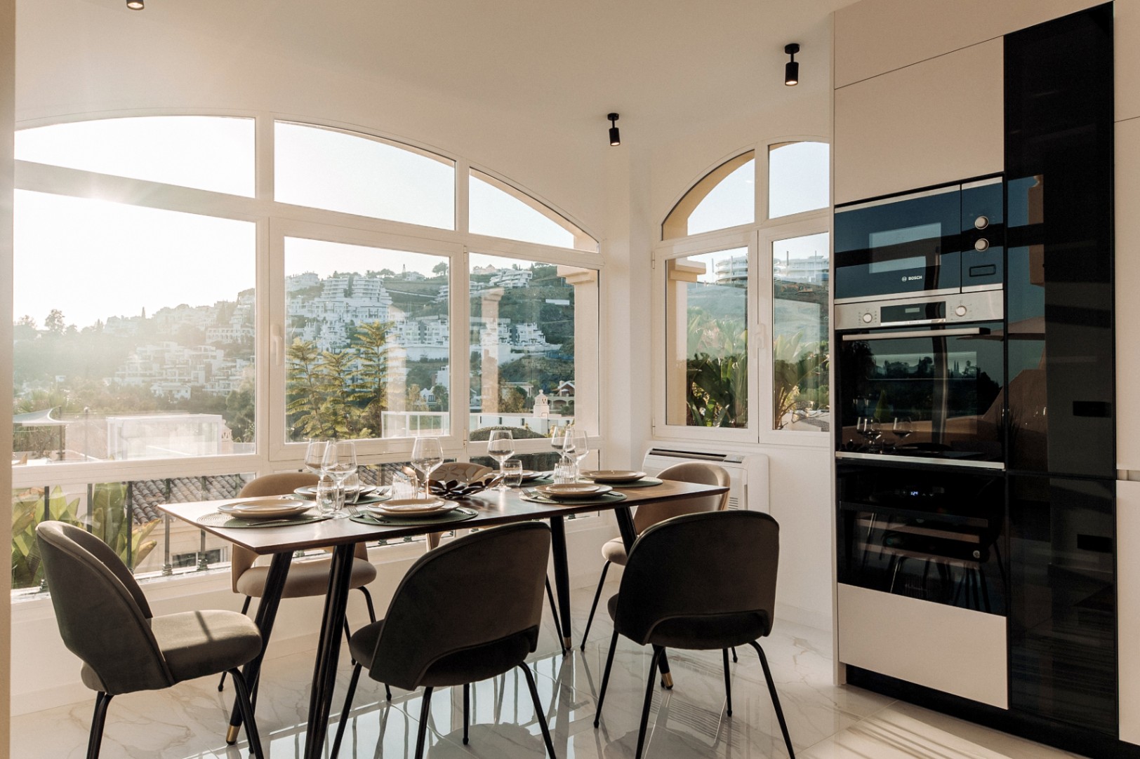 Lujoso Ático en Marbella, La Quinta: 3 habitaciones, 2 baños, alquiler a largo plazo